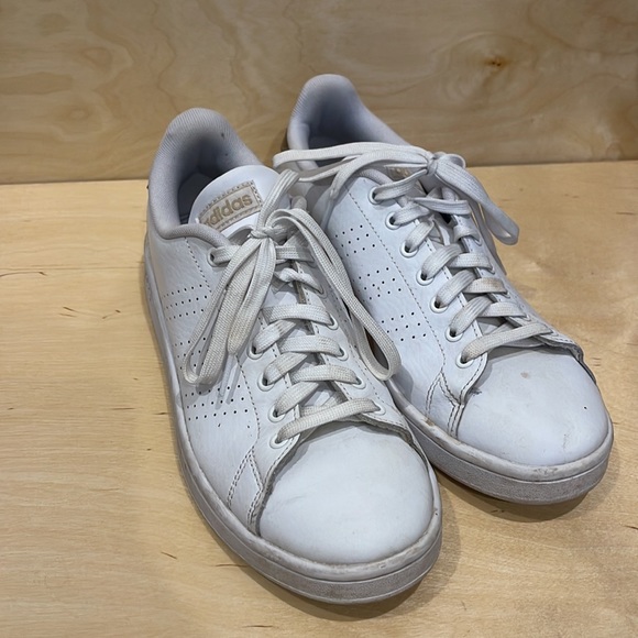 Women’s Adidas Cloudfoam shoes - Picture 3 of 4